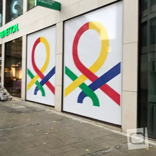 Großflächige Schaufensterbeklebung und Branding für Benetton Store